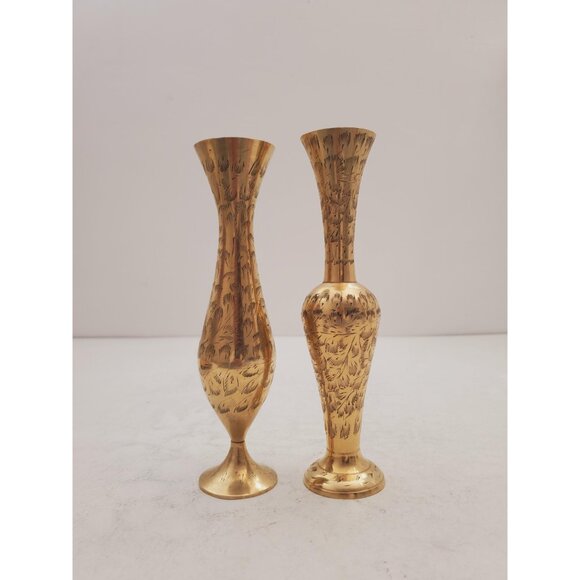 Vintage Etched Flower Pattern Brass Vase - Aged Vintage Patina - Made in India - - Picture 3 of 10